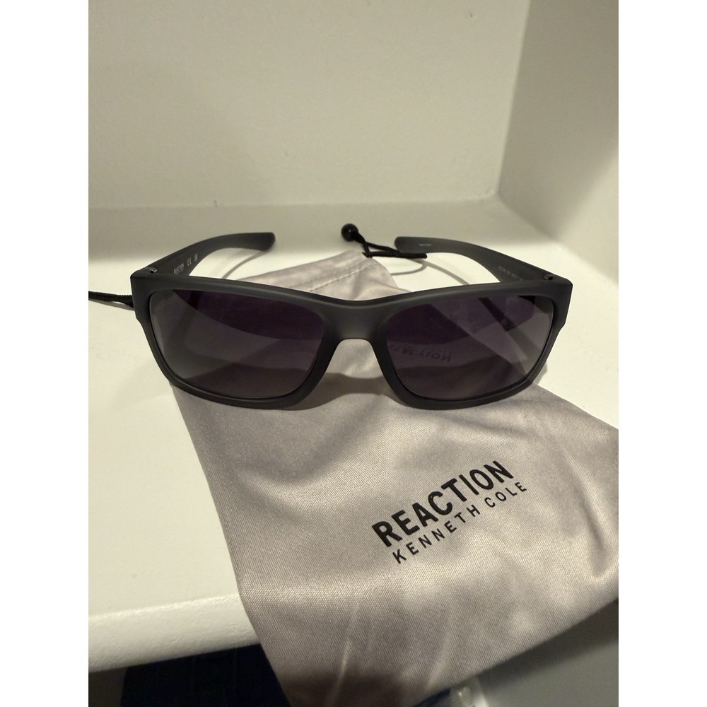 Reaction Kenneth Cole KC1246 20B Square Sunglasses Black/Gray Tinted UV400